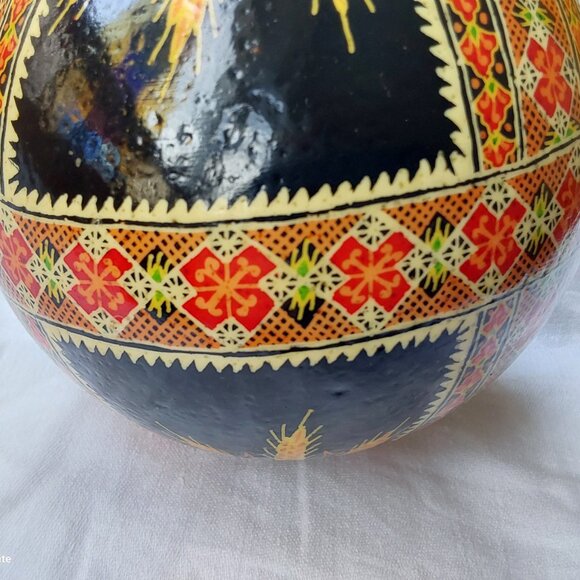 Traditional ukrainian Easter egg pysanka ostrich wheat folkart black red green - Picture 2 of 13